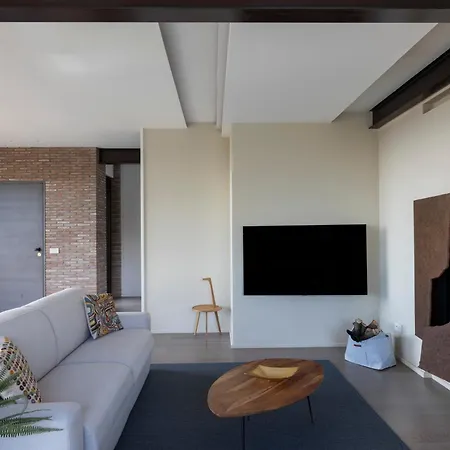 Vakantiehuis Scialaj Di Lusso Sull'etna Con Piscina E Vista Mare