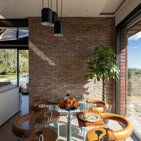 Vakantiehuis Scialaj Di Lusso Sull'etna Con Piscina E Vista Mare *
